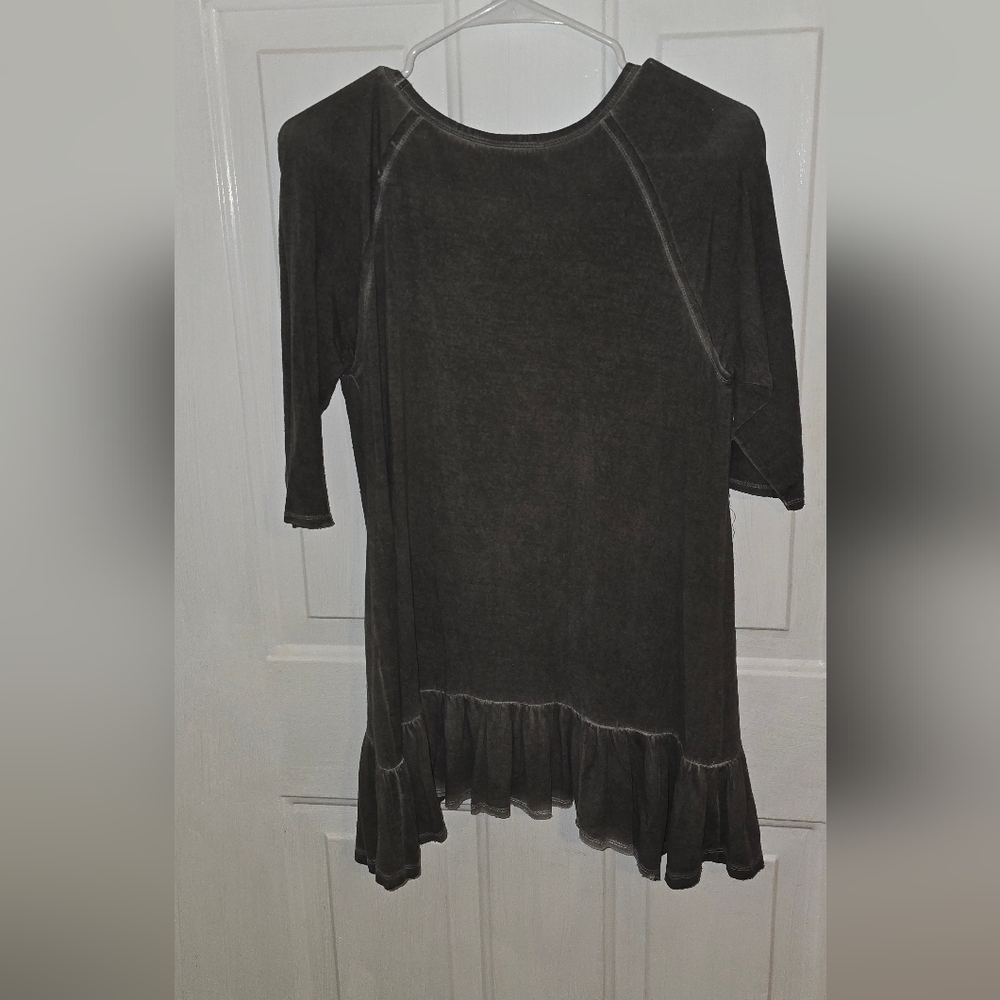 Dantelle Charcoal Ruffle Hem Top - Picture 2 of 3